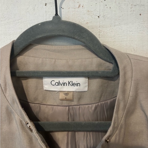Calvin Klein Women's Beige Blazer in size 8. Great condition! - Picture 6 of 10